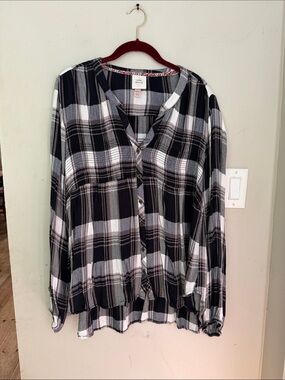 Knox Rose Black and White Plaid Button-Front Blouse